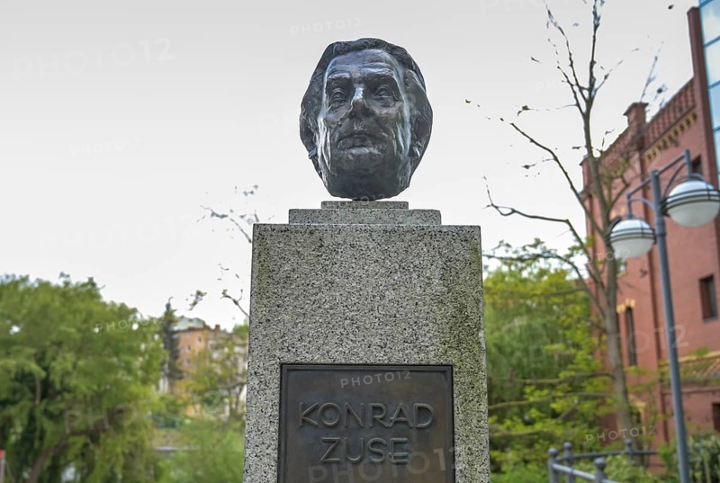 Bust of Konrad Zuse, Street of Remembrance, Spreebogen, Moabit, Mitte, Berlin, Germany, Europe