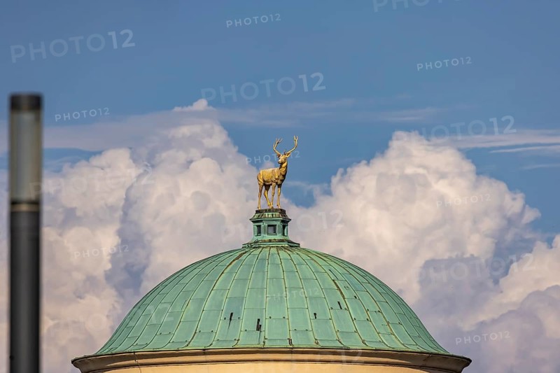 Kunstgebäude Stuttgart, Württembergischer Kunstverein. Striking building on Schlossplatz with dome and stag. Stuttgart, Baden-Württemberg, Germany, Europe