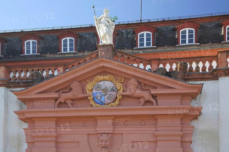Portal with sculptures of St James with pilgrim's staff, coat of arms and year 1660, lion figure, two, commander's building, detail, building, citadel, old town, Mainz, Rhine-Hesse region, Rhineland-Palatinate, Germany, Europe