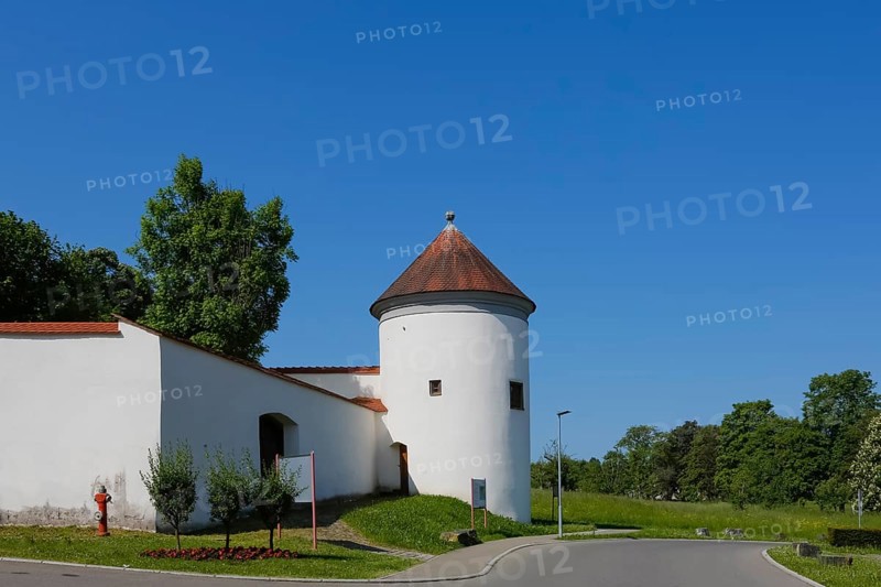 Castle wall, round corner tower of Meßkirch Castle, castle of the Counts of Zimmern, Zimmern Castle, regular four-wing castle complex, Renaissance building, architecture, historical building, street, Meßkirch, Sigmaringen district, Baden-Württemberg. Germany