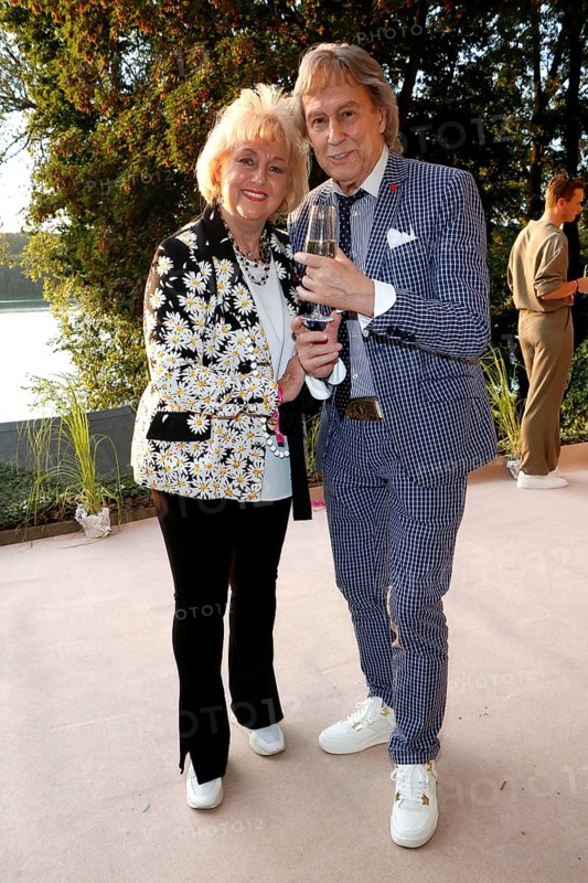 Stefanie Simon and Bert Beel at the event Landpartie with Julian F.M. Stöckel at the Strandhotel Vier Jahreszeiten in Buckow, Brandenburg, on 23 August 2024