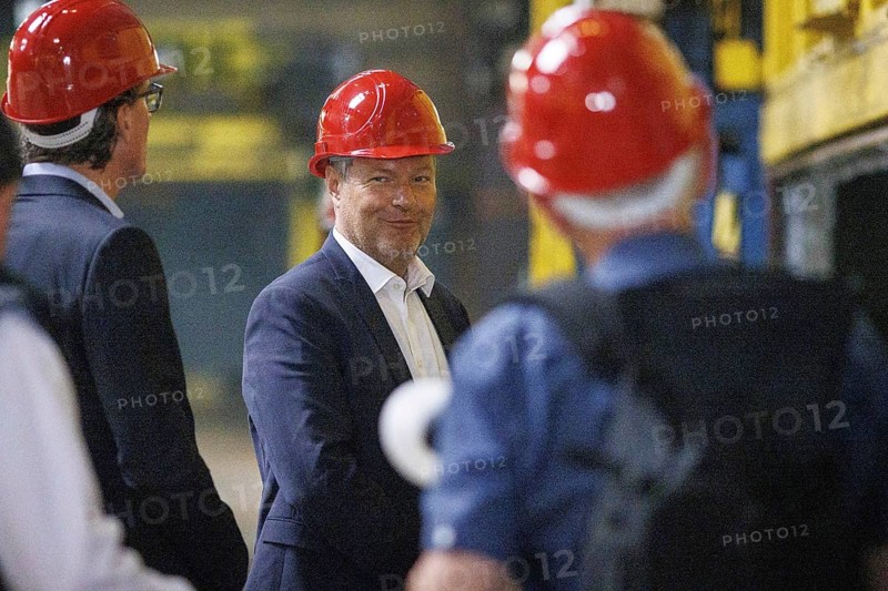 Robert Habeck, Federal Minister for Economic Affairs and Climate Protection and Vice-Chancellor, visits The Coatinc Company, Germany's oldest family business, in Kreuztal, 22/08/2024