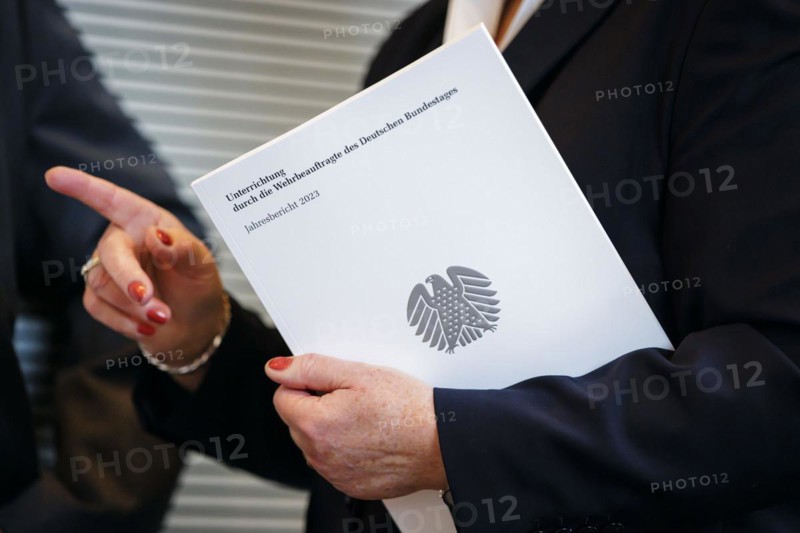 Eva Högl, Parliamentary Commissioner for the Armed Forces, holds her 2023 Annual Report in her hands. Berlin, 12 March 2024