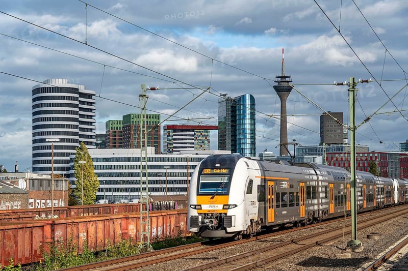 Regional express RE6 to Cologne, RRX, Rhine-Ruhr Express, Düsseldorf city centre skyline, Media Harbour, local train
