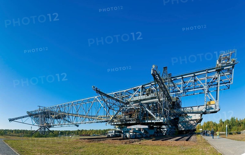 The F60 overburden conveyor bridge visitor mine is located on Bergheider See near the village of Lichterfeld in the district of Elbe-Elster in southern Brandenburg. The F60 overburden conveyor bridge on display here was used from 1991 to 1992 in the Klettwitz-Nord open-cast lignite mine near Klettwitz