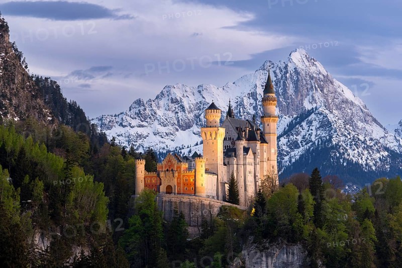Neuschwanstein Castle near Füssen, Schwangau, Allgäu Alps, night shot, illuminated, snow, East Allgäu, Bavaria, Germany, Europe