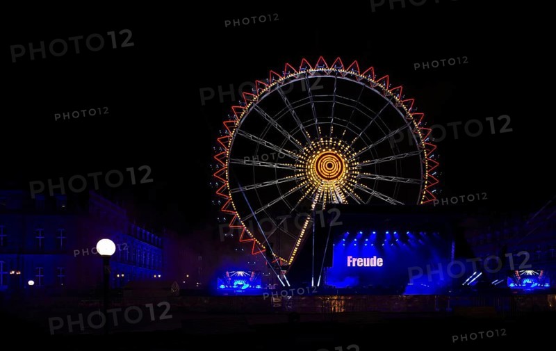 Night shot, rehearsal for New Year's Eve party, theatre, laser show, light show, Ferris wheel, Schlossplatz, Stuttgart, Baden-Württemberg, Germany, Europe