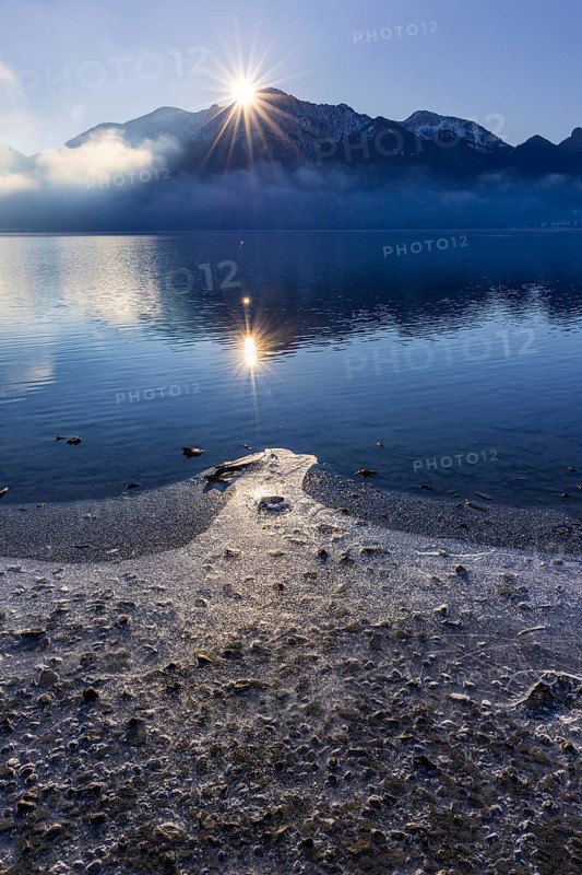 Lake, reflection, fog, sunbeams, backlight, winter, snow, ice, icy, Lake Kochel, view of Herzogstand, Heimgarten, Alpine foothills, Bavaria, Germany, Europe
