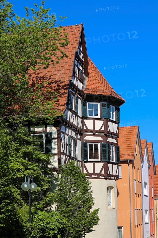 Building ensemble Münsingen Castle, today's vehicle registration authority, roof tiles, windows, shutters, half-timbering, historic buildings, architecture, Münsingen, Swabian Alb, Baden-Württemberg, Germany, Europe