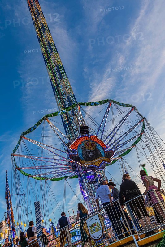 Kettenflieger Bayern Tower, chain carousel, Oktoberfest, Festwiese, Theresienwiese, Munich, Upper Bavaria, Bavaria, Germany, Europe
