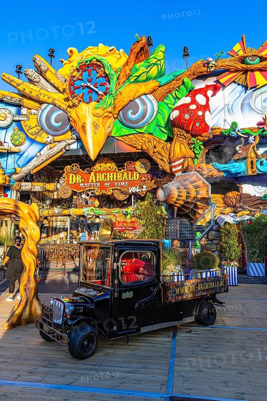Virtual reality adventure ride, Dr Archibald-Master of Time, amusement ride and ghost train, Oktoberfest, Festwiese, Theresienwiese, Munich, Upper Bavaria, Bavaria, Germany, Europe