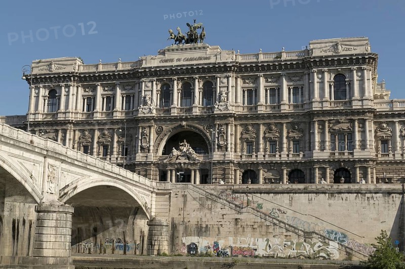 Ponte Umberto Tiber Bridge, Palazzo di Giustizia, Palace of Justice, Prati district on the banks of the Tiber, Rome, Italy, Europe