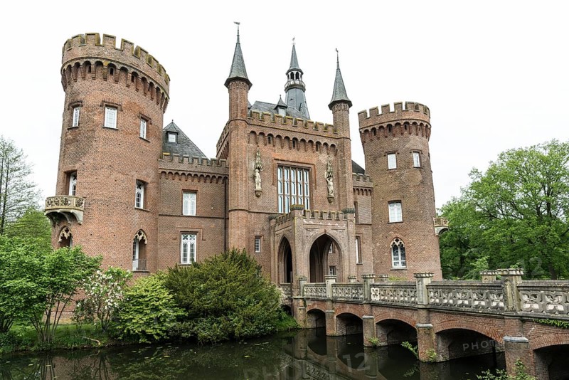 Schloss Moyland, moated castle, museum of modern art, Bedburg-Hau, Lower Rhine, North Rhine-Westphalia, Germany, Europe