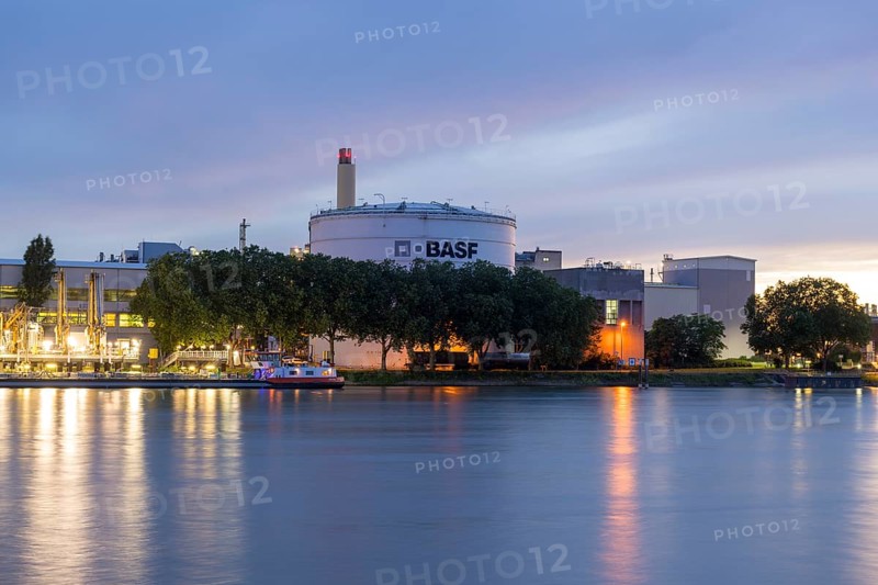 BASF, Lugwigshafen on the Rhine, industrial area, dusk, Mannheim, Baden-Württemberg, Germany, Europe