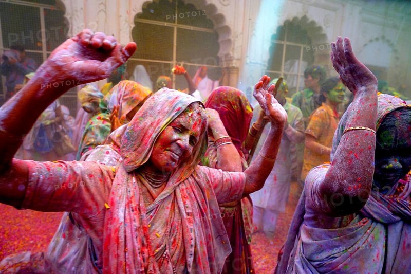 Widows dancing celebrating Holi festival, Gopinath temple, Uttar Pradesh, India, Asia