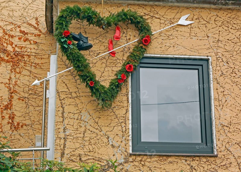 House, wall, heart, arrow, window