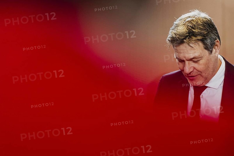 Robert Habeck (Buendnis 90 Die Gruenen), Bundesminister fuer Wirtschaft und Klimaschutz und Vizekanzler, aufgenommen im Rahmen der woechentlichen Sitzung des Kabinetts in Berlin, 13.12.2023