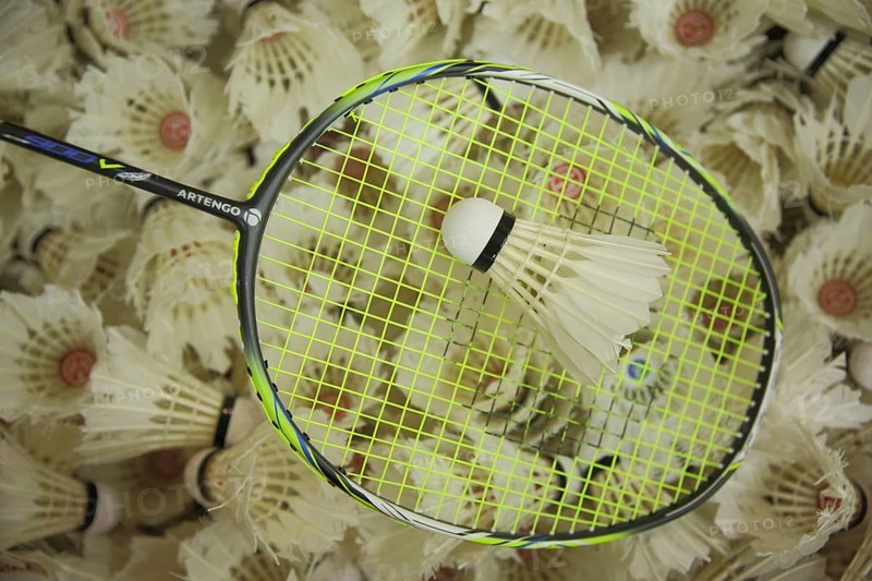 Badminton racket with shuttlecocks, pile, amount, number, much, sport, badminton, game ball, sports equipment, racket, shuttlecock, white, studio shot