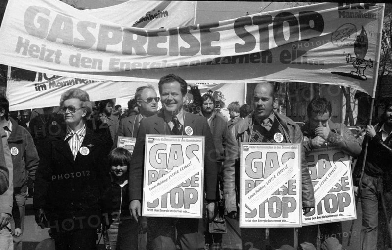 In the municipal election campaign, members and supporters of the German Communist Party (DKP) demonstrated for a price freeze on gas, against arms spending and against a firing range in the Kaefer Valley. Herbert Mies (M.), Germany, Europe