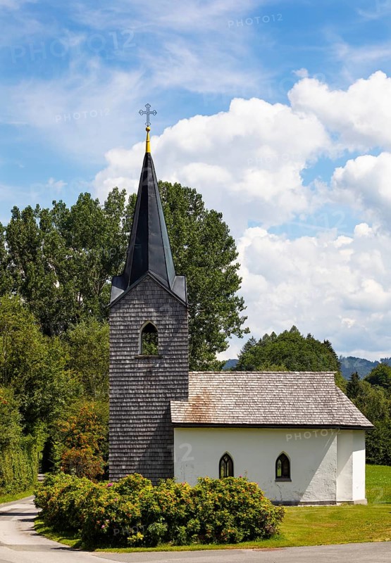 Chapel near the village of Koppl, Osterhorn Group, Flachgau, province of Salzburg, Austria, Europe