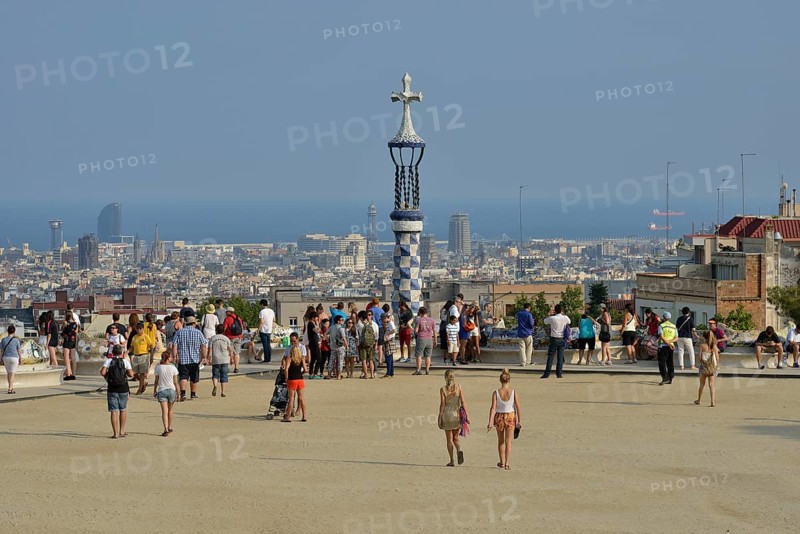 Viewing platform of Parc Güell, by architect Antoni Gaudí, UNESCO World Heritage Site, Barcelona, ??Catalonia, Spain, Europe