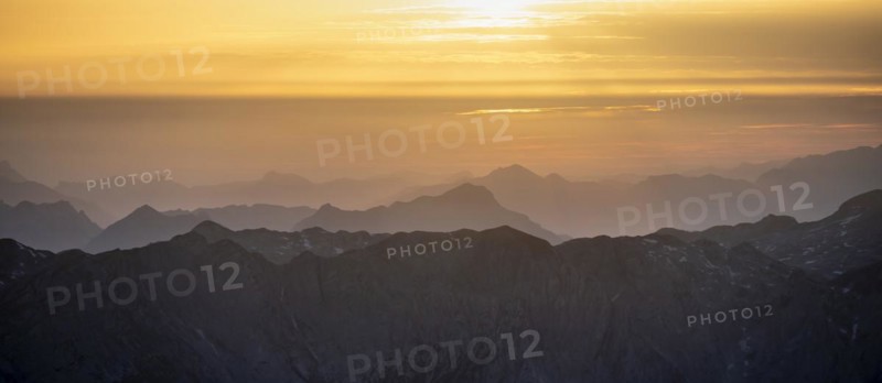 Evening mood, silhouettes, dramatic mountain landscape, view from Hochkönig, Salzburger Land, Austria, Europe