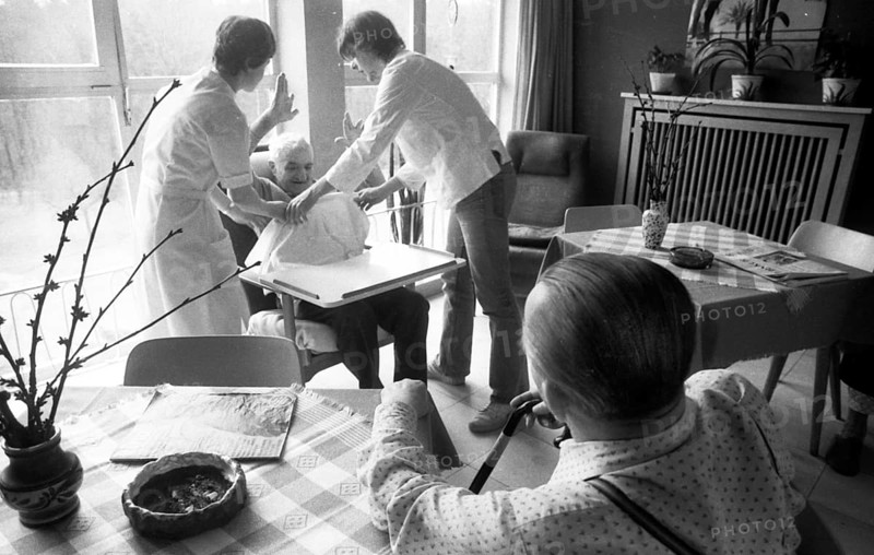 Resident and operation of an old people's home of the AWO (Arbeiterwohlfahrt) on 07.03.1980 in Hagen, Germany, Europe