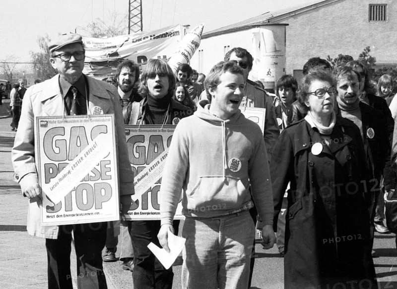 In the municipal election campaign, members and supporters of the German Communist Party (DKP) demonstrated for a price freeze on gas, against arms spending and against a firing range in Kaefertal, Germany, Europe