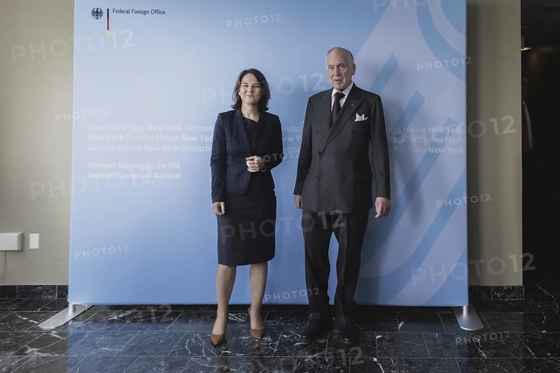 (L-R) Annalena Bärbock (Bündnis 90 Die Grünen), Federal Minister for Foreign Affairs, meets Ronald S. Lauder, President of the World Jewish Congress, for talks in New York City, 17.07.2023. Annalena Bärbock travels to New York to attend the ceremony marking the 25th anniversary of the Rome Statute of the International Court of Justice., New York City, United States, North America