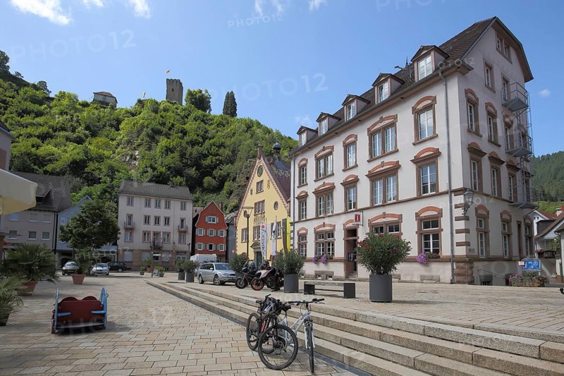 Bahnhofstraße with town hall and castle on the mountain in Hornberg, Ortenau, Southern Black Forest, Black Forest, Baden-Württemberg, Germany, Europe