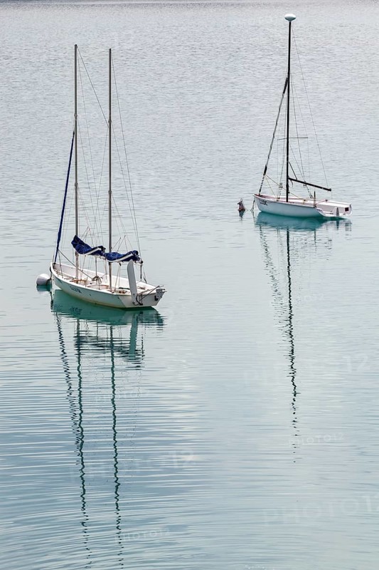 Sailing boats in Lac de Sainte-Croix, Sainte Croix du Verdon, Provence-Alpes-Côte d'Azur, Provence, France, Europe
