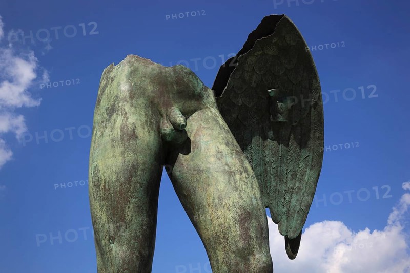Sculptures by Igor Mitoray in Ravello in front of the Oscar Niemeyer Auditorium, Campania, Italy, Europe