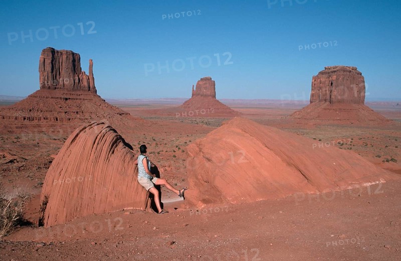 Tourist in Monument Valley, Utah, USA, North America