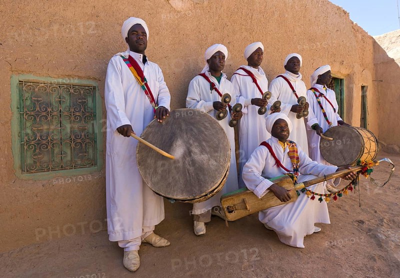 Morocco, traditional musicians with instruments, Pigeons du Sable group, Merzouga, Erg Chebbi desert, Africa