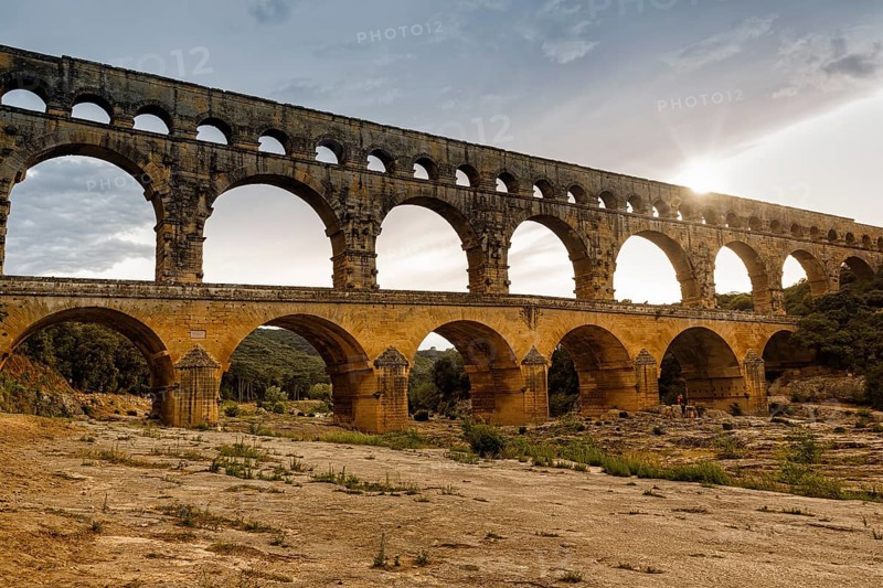 Pont du Gard, Roman aqueduct over the River Gardon, Languedoc-Roussillon, Southern France, France, Europe