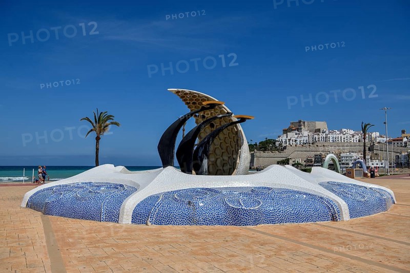 Octopus monument at the promenade of Peñíscola, province of Castellón, Costa del Azahar, region of Valencia, Spain, Europe