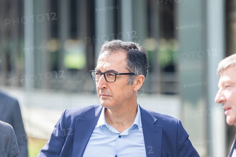 Federal Minister of Food and Agriculture, Cem Özdemir, visits Großdrebnitzer Agrarbetriebsges. mbH together with Saxony's Minister of Agriculture, Wolfram Günther