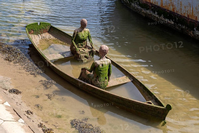 'The Sisters' sculpture by Andrew Baldwin 2020, River Deben, Woodbridge, Suffolk, England, UK