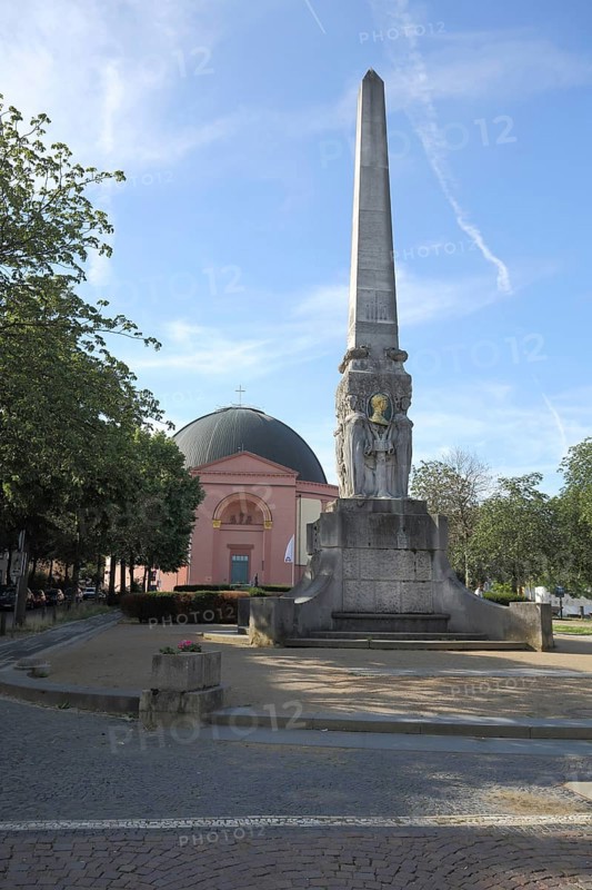St. Ludwig's Church and Alice Obelisk in Darmstadt, Bergstrasse, Hesse, Germany, Europe