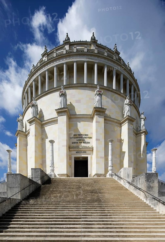 Portal, entrance, monument Befreiungshalle Kehlheim, round hall with dome, 45 m high, 29 m diameter, classicism, built 1842 to 1863 by Friedrich von Gärtner and Leo von Klenze, Michelsberg, Kelheim, Lower Bavaria, Bavaria, Germany, Europe