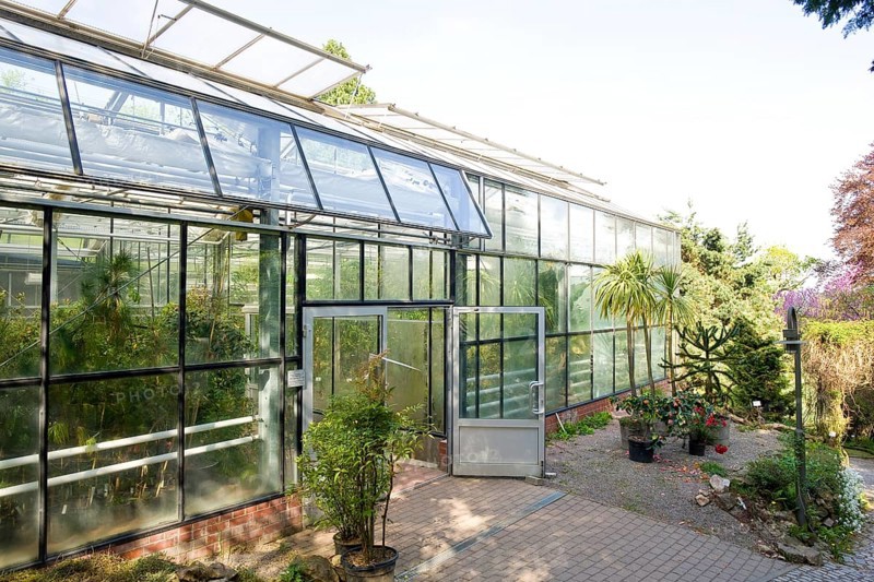 The Forest Botanical Garden Tharandt is an institution of the Technical University of Dresden and at the same time the Saxon State Arboretum. It houses single stem woody plants and has been greatly expanded since 1997 to include North American forest formations