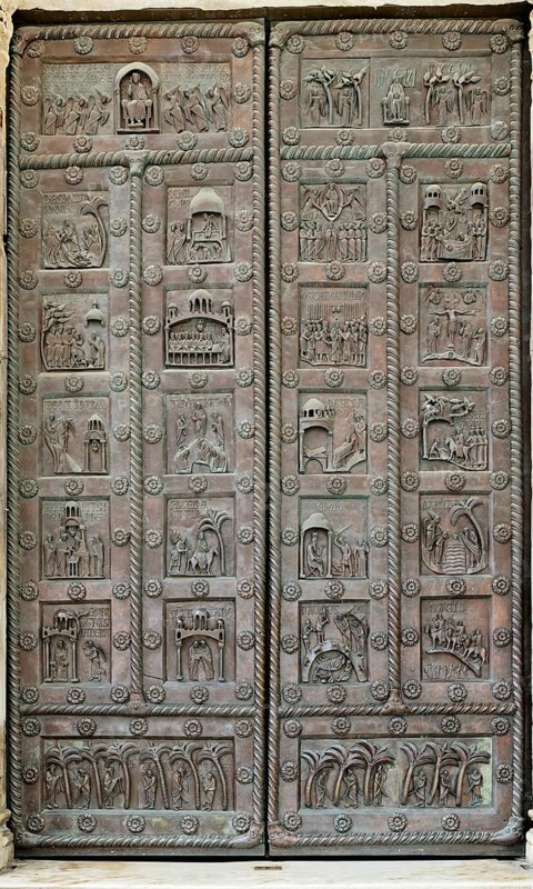Replica of the Porta di San Ranieri with scenes from the life of Jesus and Mary, sculptor Bonanus of Pisa, Bonanno Pisano, 1180, Romanesque, Cathedral, Cattedrale Metropolitana Primaziale di Santa Maria Assunta, Miracles Square, Piazza dei Miracoli also Campo dei Miracoli, Piazza del Duomo, Pisa, Tuscany, Italy, UNESCO World Heritage Site, Europe