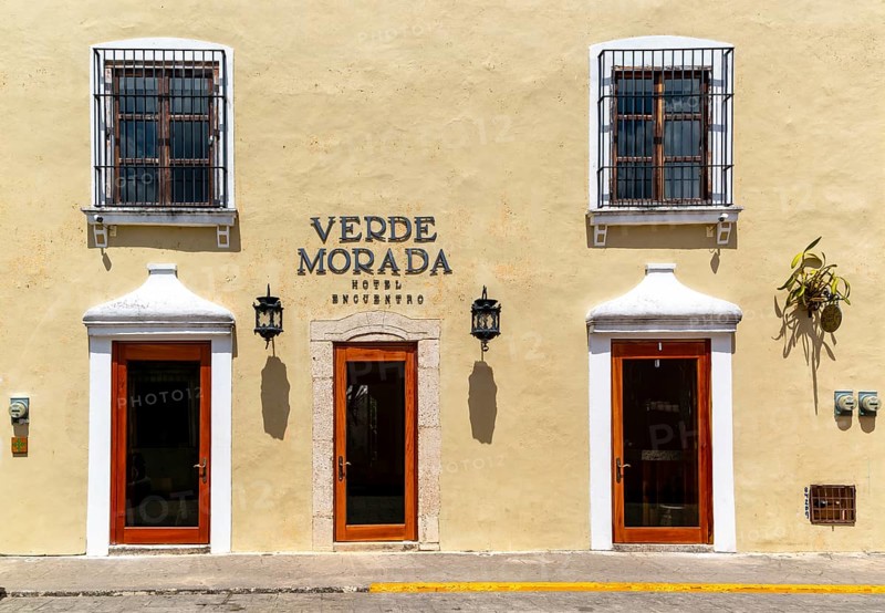 Renovated Spanish colonial buildings occupied by Hotel Verde Morada, Calle de los Frailes, Valladolid, Yucatan, Mexico, Central America