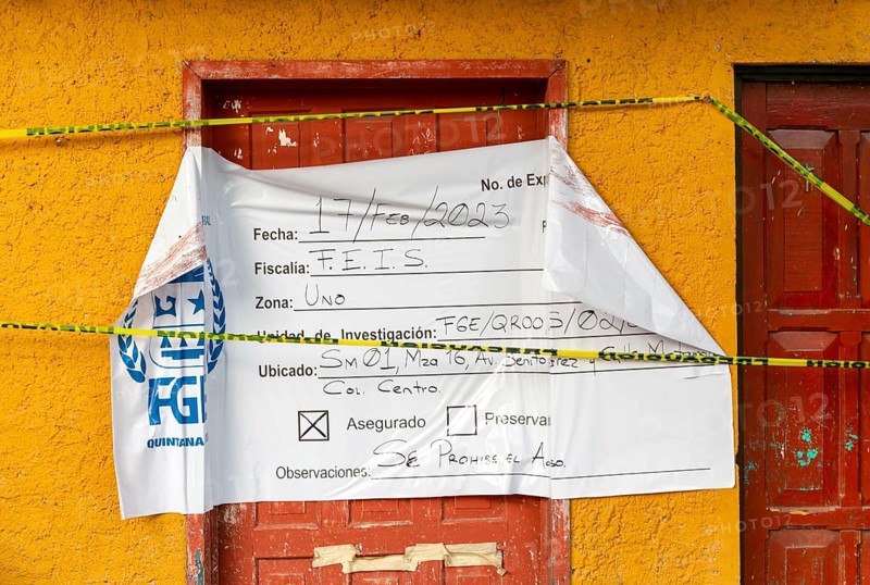Property closed down by government, Isla Mujeres, Caribbean Coast, Cancun, Quintana Roo, Mexico, Central America