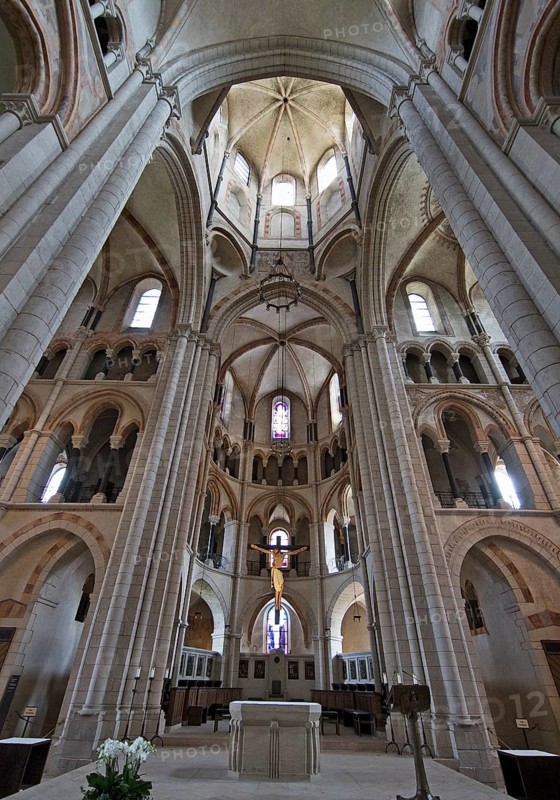 Limburg Cathedral St. George, interior view with chancel and view upwards to the vault, Limburg an der Lahn, Hesse, Germany, Europe