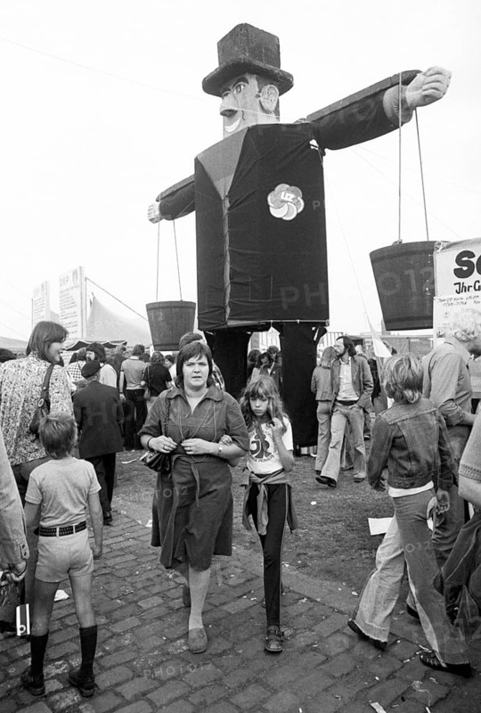 Politics, discussion, folklore, dance, song and play are the ingredients of the DKP's UZ festival in the Rhine meadows on 19.9.1975 with star guest Valentina Tereshkova (USSR cosmonaut) in Düsseldorf, Germany, Europe