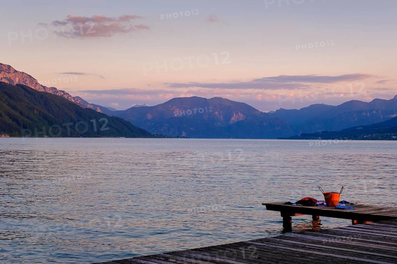 Sunset, jetty at the lido Weyregg am Attersee with Schafberg, Salzkammergut, Upper Austria, Austria, Europe