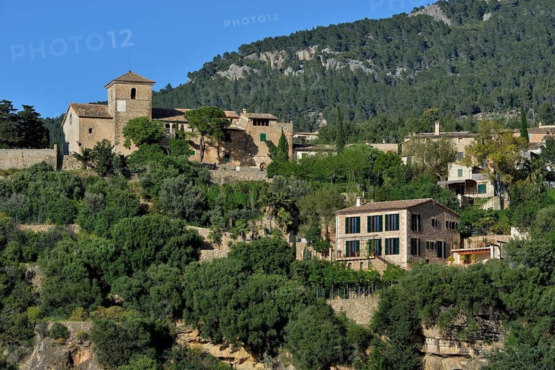 Iglesia de San Juan Bautista church, Deià, Serra de Tramuntana, Majorca, Balearic Islands, Spain, Europe