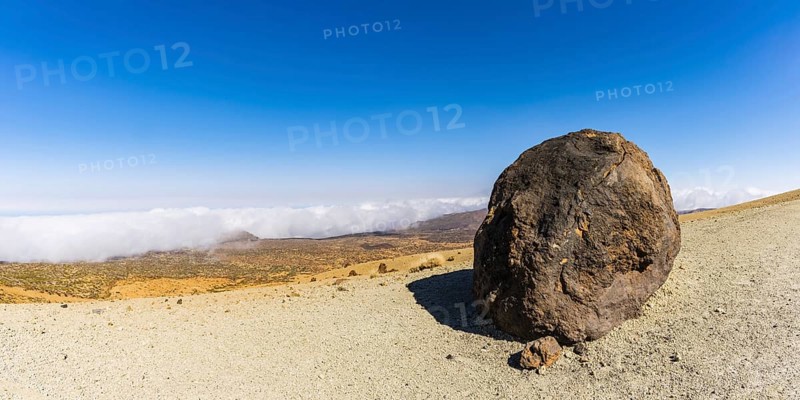 Lava balls, Teide eggs, Huevos del Teide, Montana Blanca, Picio del Teide, 3718m, Parque Nacional de las Cañadas del Teide, Teide National Park, UNESCO World Heritage, Tenerife, Canary Islands, Spain, Europe