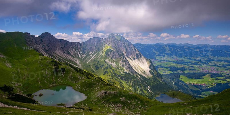 Upper Gaisalpsee, Lower Gaisalpsee, behind them Gaisalphorn, 1953m, and Rubihorn, 1957m, Allgaeu Alps, Allgaeu, Bavaria, Germany, Europe